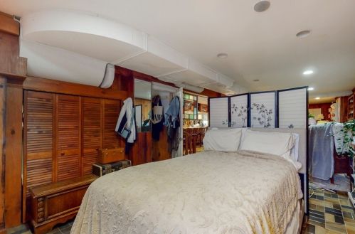 903 Beacon St, Boston MA exterior