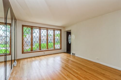 7052 64th Pl, Chicago, IL 60638-4636