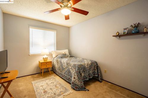 5070 Valley Crest Dr, Concord CA 94521-3073 exterior