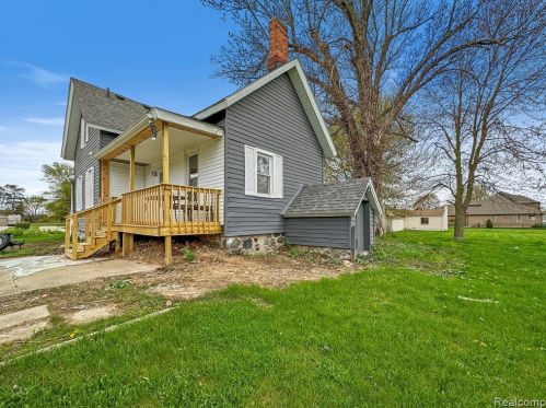 19433 22 Mile Rd, Macomb Township MI 48044-1706 exterior