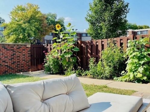 820 Laflin St, Chicago IL 60827-5710 exterior