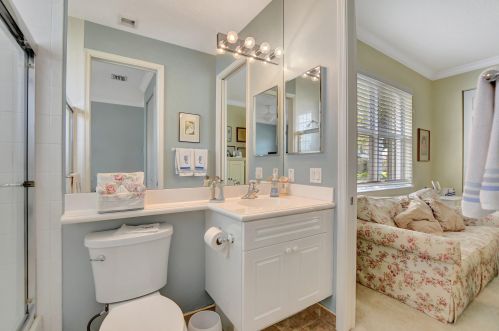 12121 Oakvista Dr, Boynton Beach FL 33437-6352 exterior