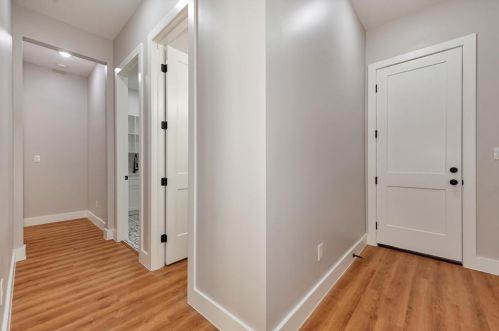 302 Edgewood Dr, Montgomery TX exterior