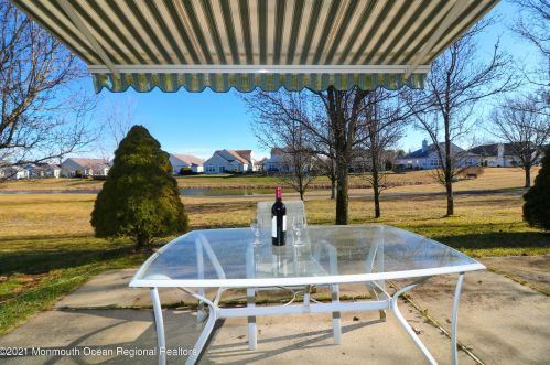 11 Arcadia Dr, Lakehurst NJ 08759-6161 exterior