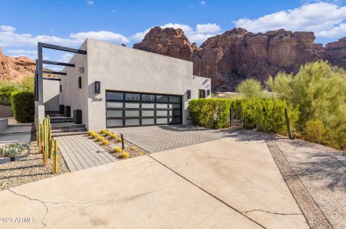 5841 Echo Canyon Cir, Phoenix AZ 85018-1243 exterior