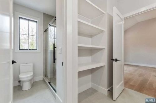 32 Pleasant St, Haworth NJ  07641-1929 exterior