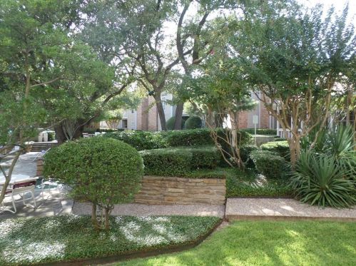 8600 Coppertowne Ln, Dallas TX  75243-8043 exterior