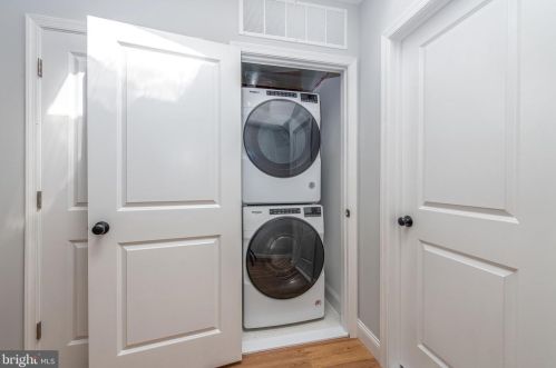 1522 9th St, Philadelphia PA 19147-6428 exterior