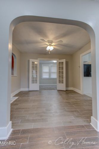 1443 Alamo Ave, Kalamazoo MI  49006-2215 exterior