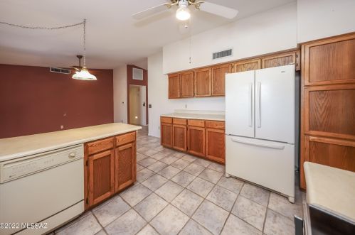 5242 Calle Montuoso, Tucson AZ 85745-9529 exterior