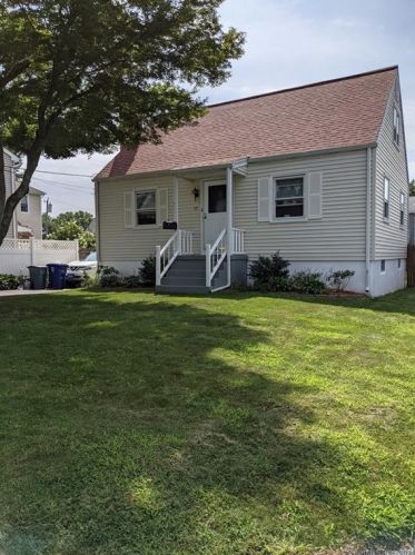 77 Magnolia Ave, Norwalk, CT 06850-3633