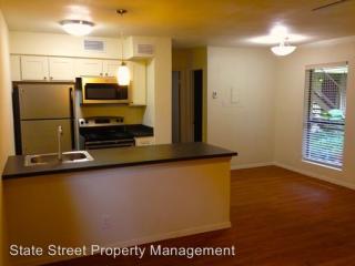 1117 Hollow Creek Dr, Austin TX  78704-8818 exterior