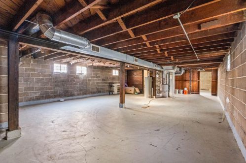 3245 45th St, Milwaukee WI  53219-4816 exterior