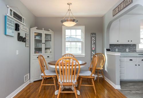 1233 Vly St, Chaska MN 55318-2425 exterior