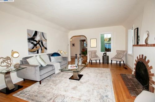 1027 Ky Rte, Berkeley CA 94706-1423 exterior