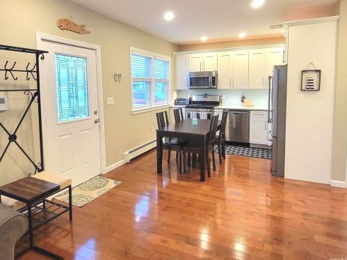 44 Tameling Ave, Babylon NY 11702-3607 exterior