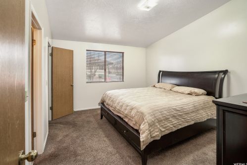 7218 Christalee Ct, Taylorsville UT 84084-7415 exterior