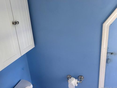 42 Riv St, Deep River CT 06417-1923 exterior