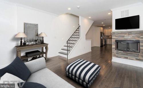 2024 Mckean St, Philadelphia PA  19145-2827 exterior