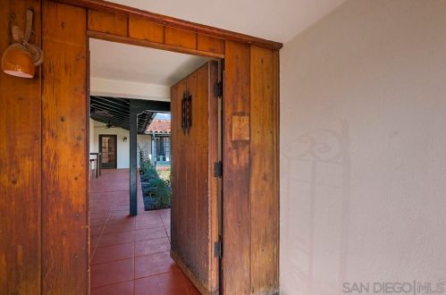 4875 Alder Dr, San Diego CA  92116-2325 exterior