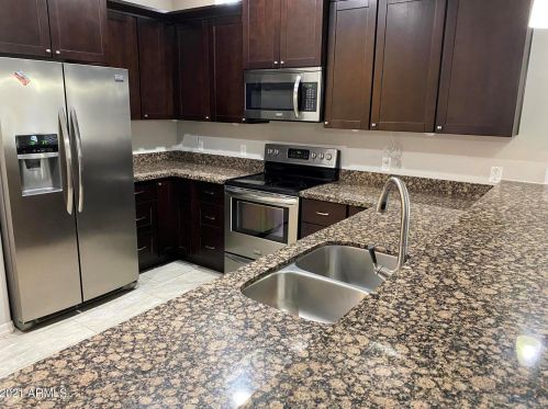 8229 4 Ave, Phoenix AZ 85041-5743 exterior