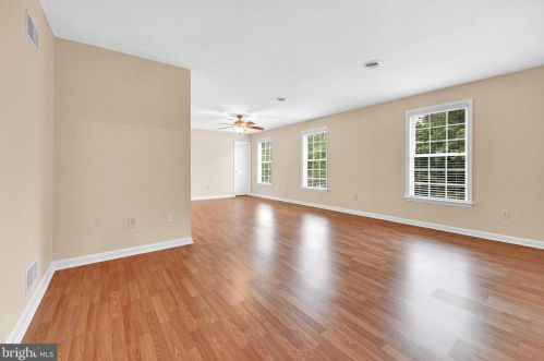 1 Hickory Ln, Littlestown PA 17340-9173 exterior