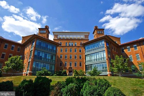 2425 L St, Washington DC  20037-2408 exterior