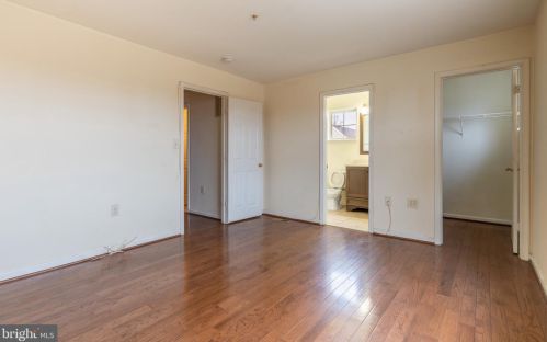 912 Varney St, Washington DC 20032-4372 exterior