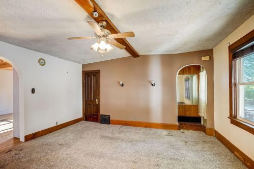 919 Land Pl, Milwaukee WI 53202-1536 exterior