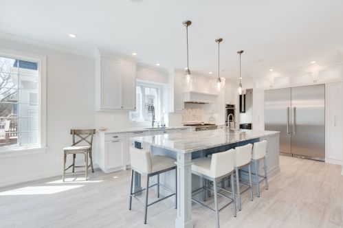 610 Linden Ave, Elmhurst, IL 60126-4031