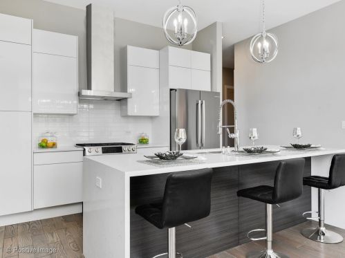 2341 Chicago Ave, Chicago, IL 60622-4723