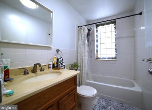 1410 6 St, Philadelphia PA 19147-5841 exterior