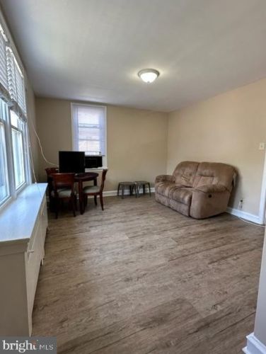 6265 Erdrick St, Philadelphia PA 19135-2602 exterior