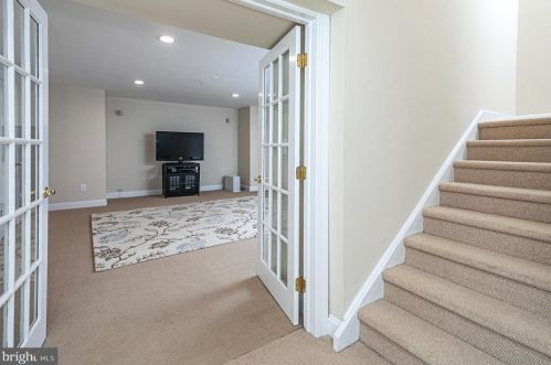 57 Governors Ln, Princeton NJ 08540-3672 exterior