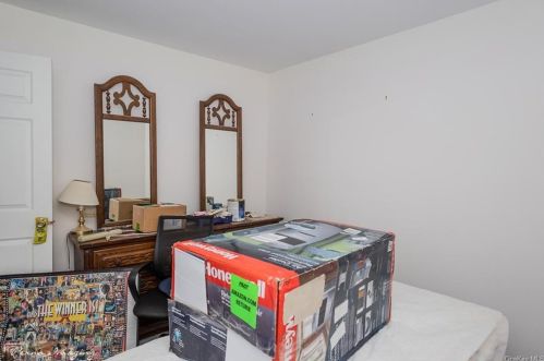 24 Jimal Dr, Middletown NY 10940-3650 exterior