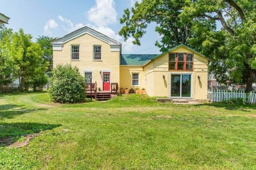 514 Kalamazoo St, Paw Paw MI 49079-1130 exterior