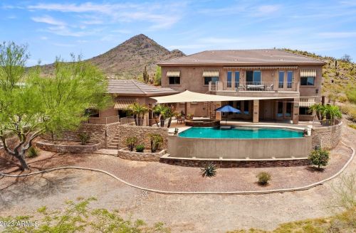 527 Briles Rd, Phoenix AZ  85085-0632 exterior
