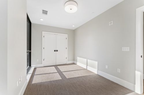 350 Oliver Ave, Pittsburgh PA exterior