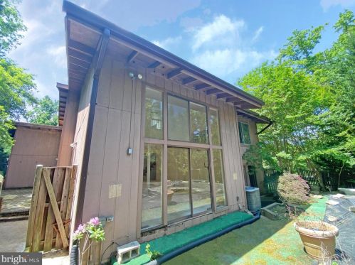 11125 Korman Dr, Rockville MD 20854-2046 exterior