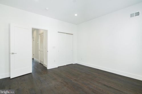 1827 Manton St, Philadelphia PA 19146-2923 exterior