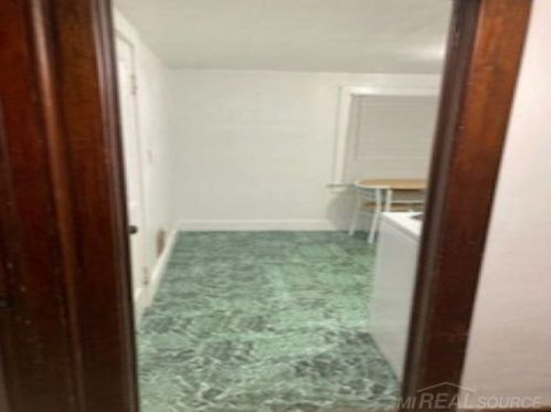 51224 Base St, New Baltimore MI 48047-6610 exterior