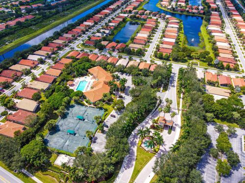 7637 Caprio Dr, Boynton Beach FL 33472-7373 exterior