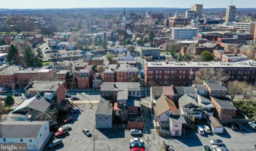 126 Walnut St, Lancaster PA 17602-5043 exterior