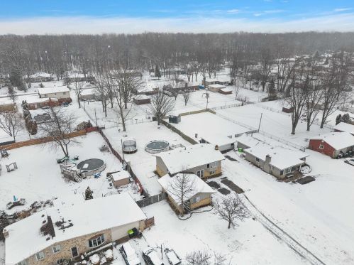 48229 Mallard Dr, New Baltimore MI 48047-2286 exterior