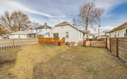 32 Monrovia St, Springfield MA 01104-3113 exterior