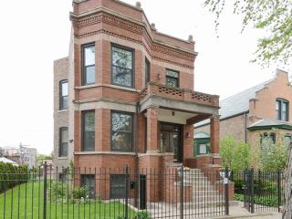 2318 Spaulding Ave, Chicago IL  60647-2520 exterior
