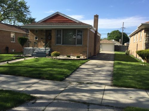 3850 84th St, Chicago, IL 60652-3214