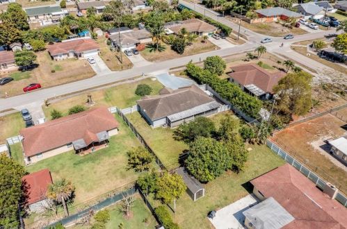 2063 50th Ter, Naples, FL 34116-6261