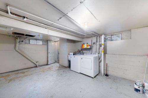 2822 Mount Olivet Rd, Kalamazoo MI 49004-1833 exterior