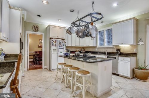 1276 Beverly Rd, Mc Lean VA 22101-2834 exterior